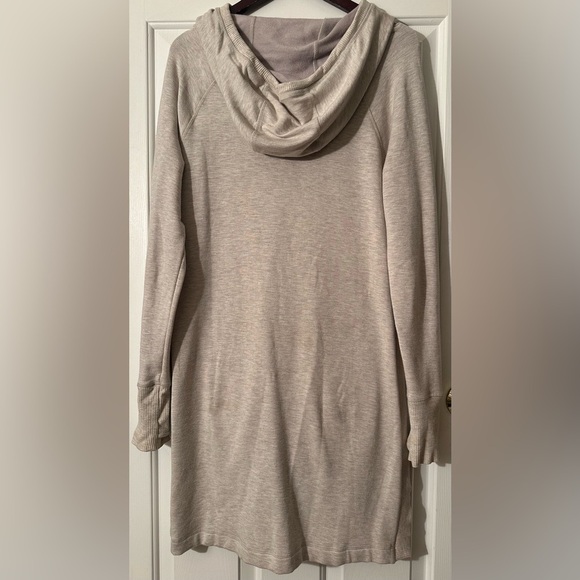 ATHLETA Md Pimlico Sweatshirt Hoodie Dress Tunic Oatmeal Stretch Thumbholes NICE - Picture 12 of 15